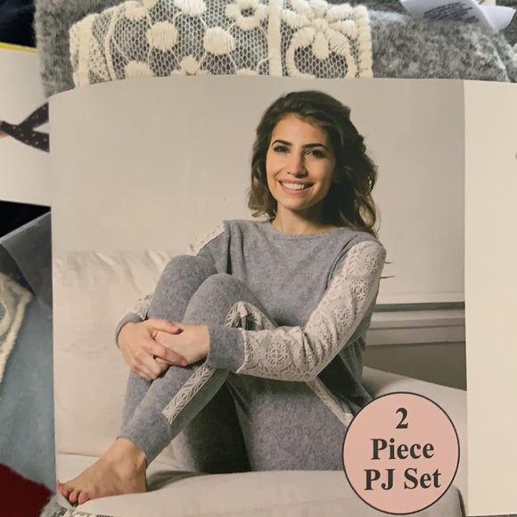 Pj/Lounge set with lace trim ,soft and comfortable - Picture 1 of 14
